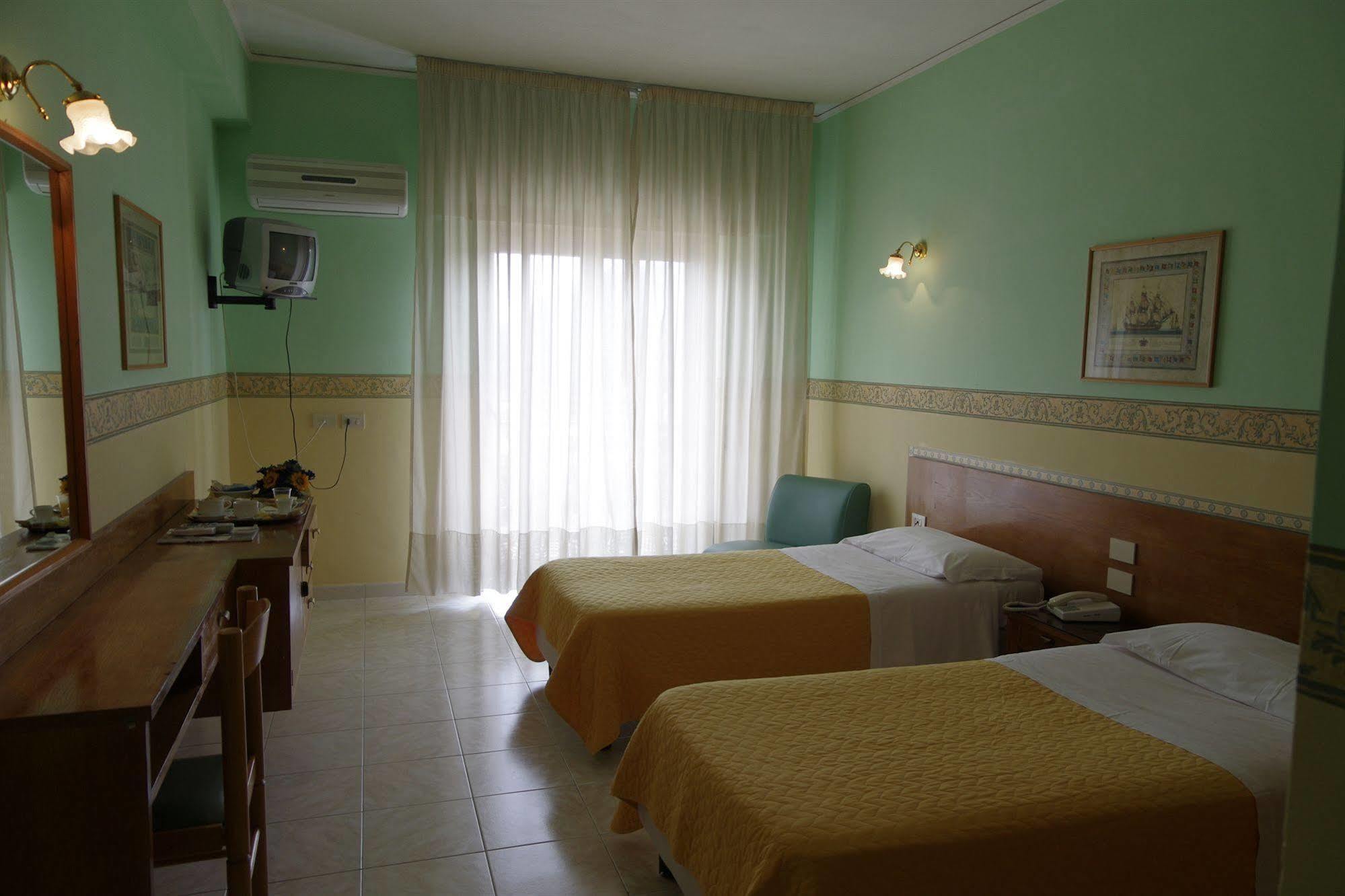 Tennis Hotel Pozzuoli Luaran gambar